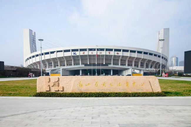 巴萨希望莱万能够继续留队，且相信莱万能够在赛季关键阶段带领球队前进。