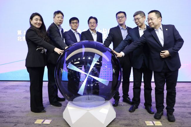 刘铭前两天还嘲笑魏长明丢人现眼，被整的这么惨，还说要是自己被整这么惨，拼了命也要反抗。